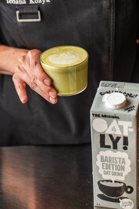 Готуємо на OATLY: Воркшоп для барист та власників кав`ярень. Спікери: Шеф-бариста My Kava та амбасадори MONIN / MONBANA